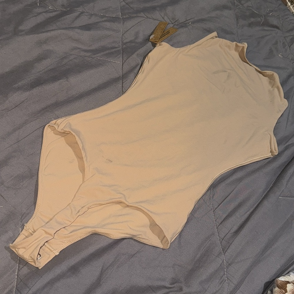 SKIMS CREWNECK SLEEVELESS BODYSUIT - Picture 6 of 8